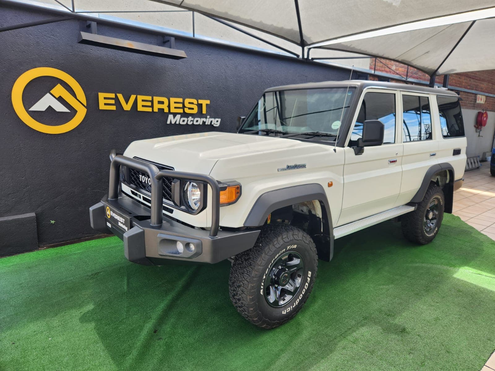 2025 Toyota Land Cruiser 76 2.8 A/T VX Review: The Modern Legend