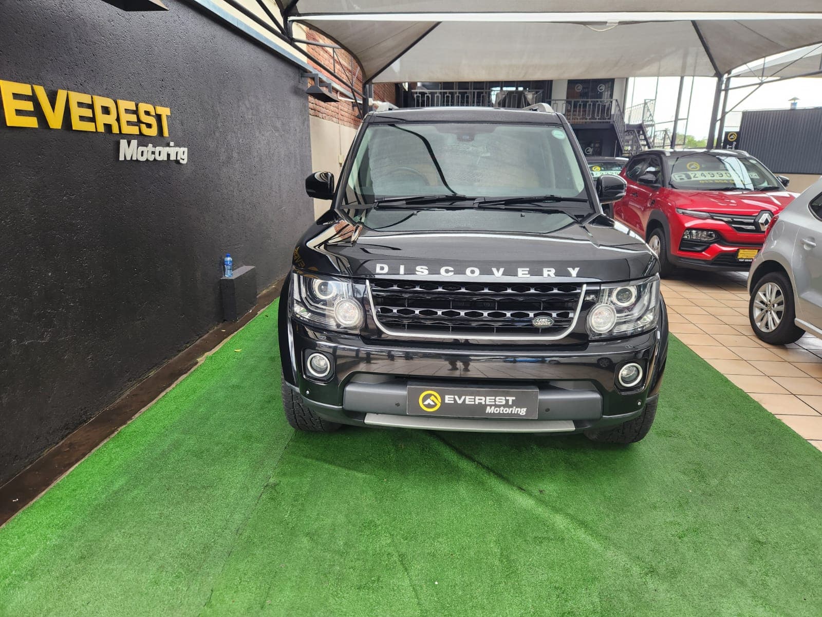 2016 Land Rover Discovery 4 3.0 SD V6 Landmark - view 4