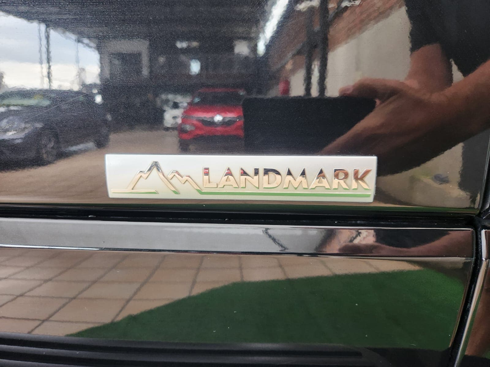2016 Land Rover Discovery 4 3.0 SD V6 Landmark - view 7