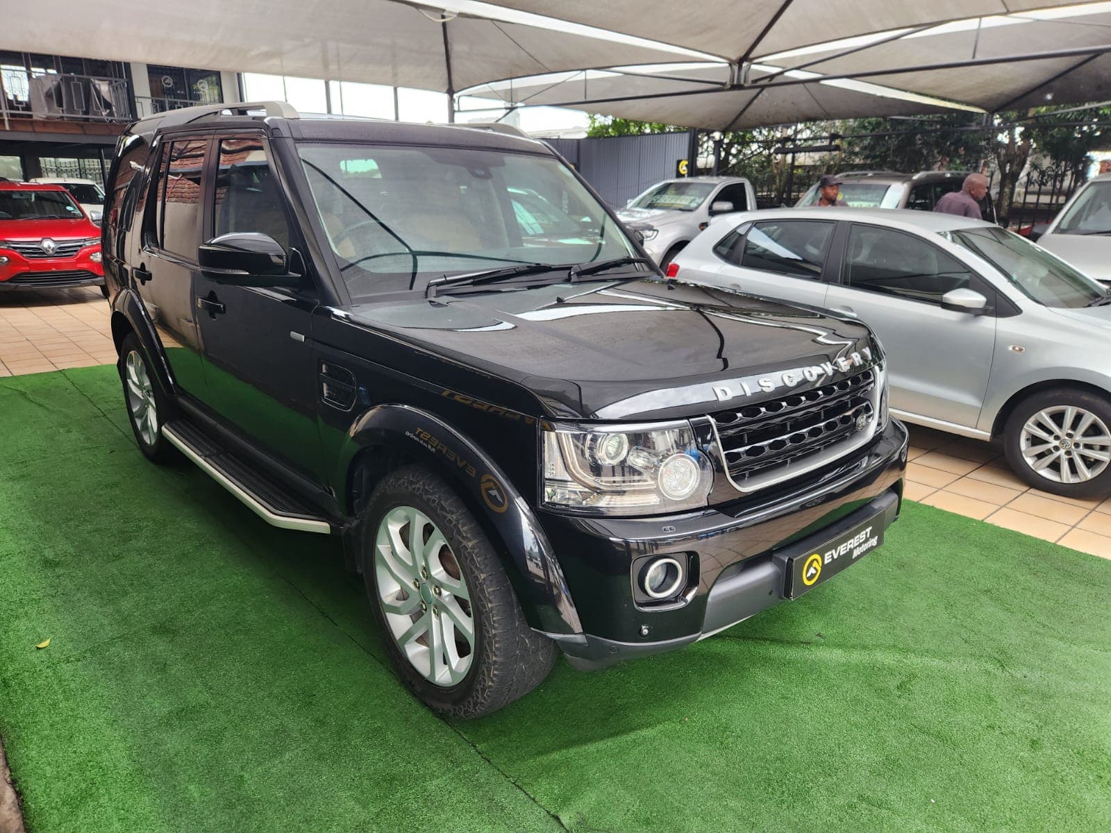 2016 Land Rover Discovery 4 3.0 SD V6 Landmark - view 8