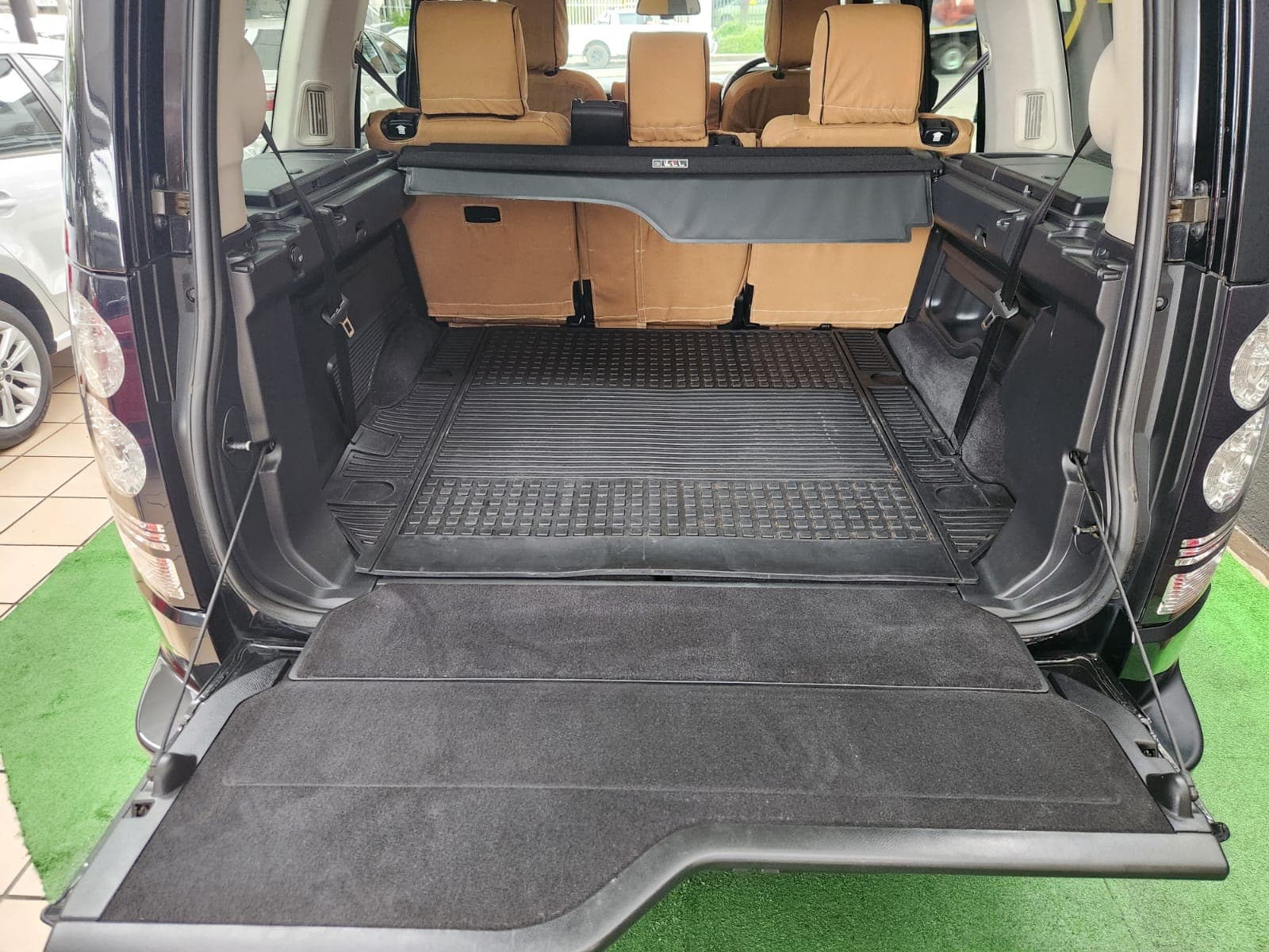 2016 Land Rover Discovery 4 3.0 SD V6 Landmark - view 10