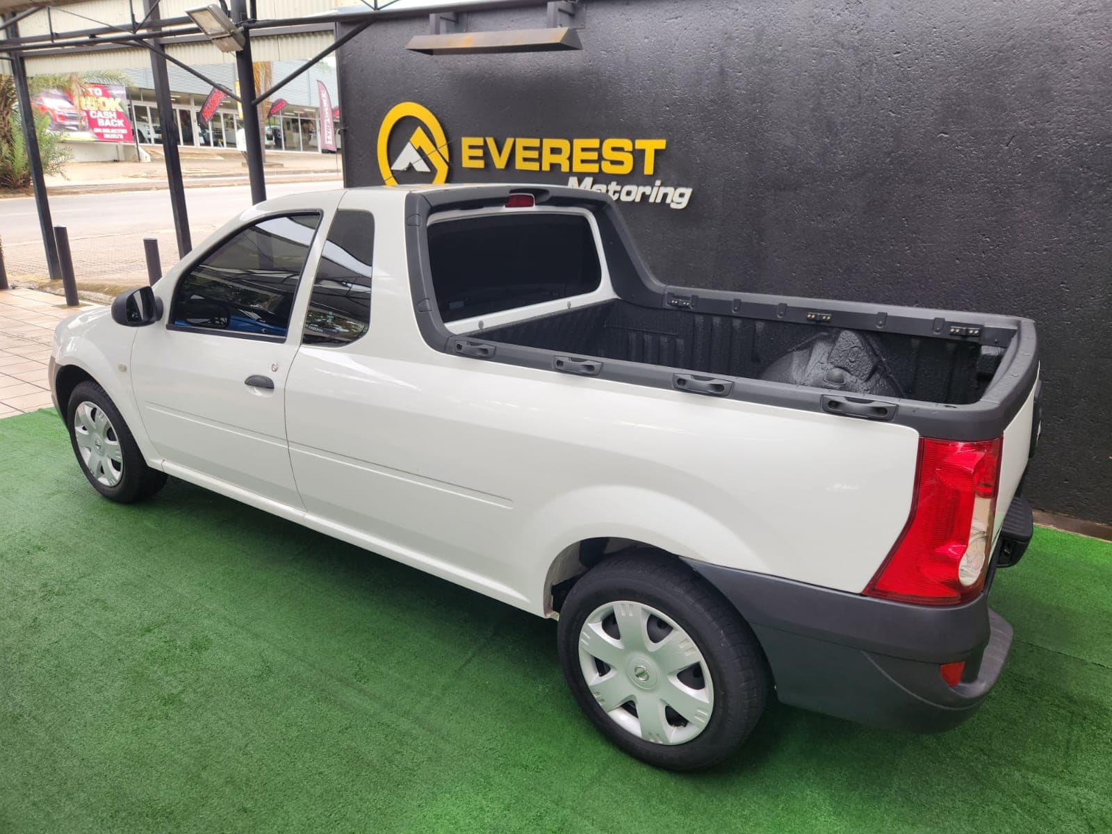 2022 Nissan NP200 1.6 A/C Safety Pack - view 6