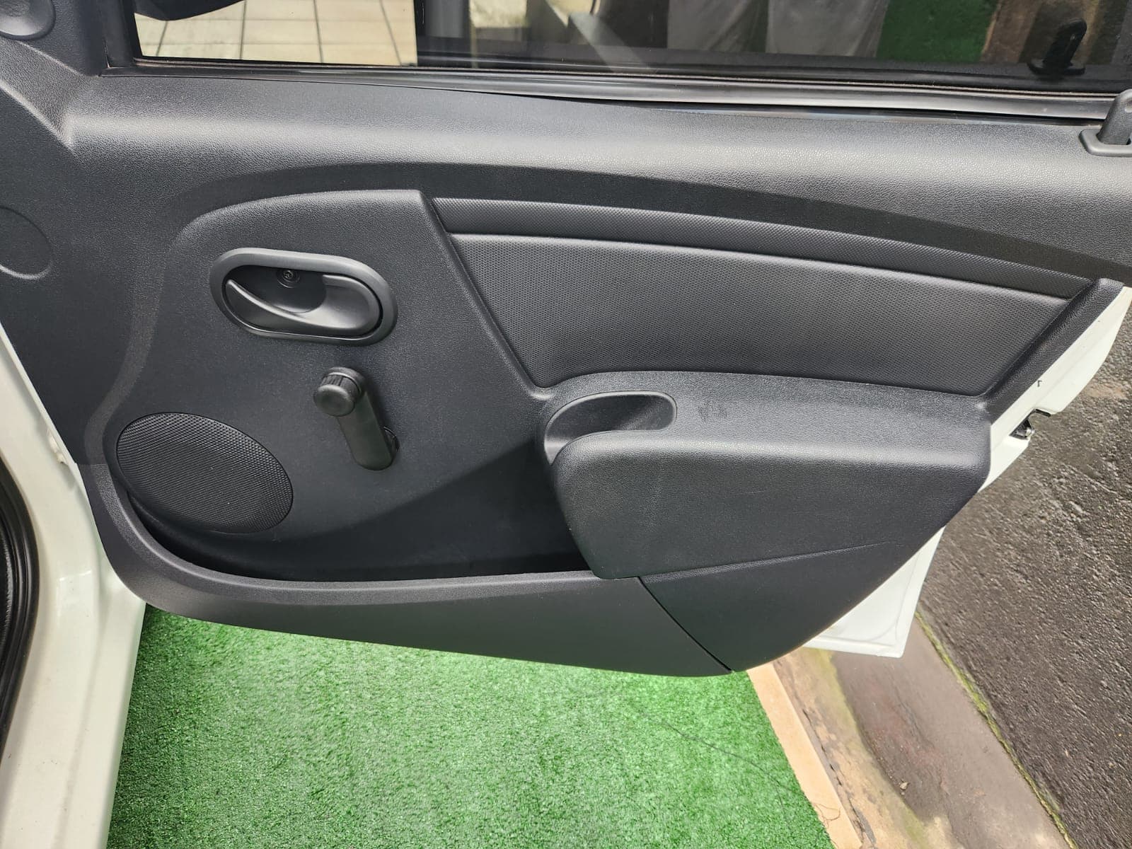 2022 Nissan NP200 1.6 A/C Safety Pack - view 10