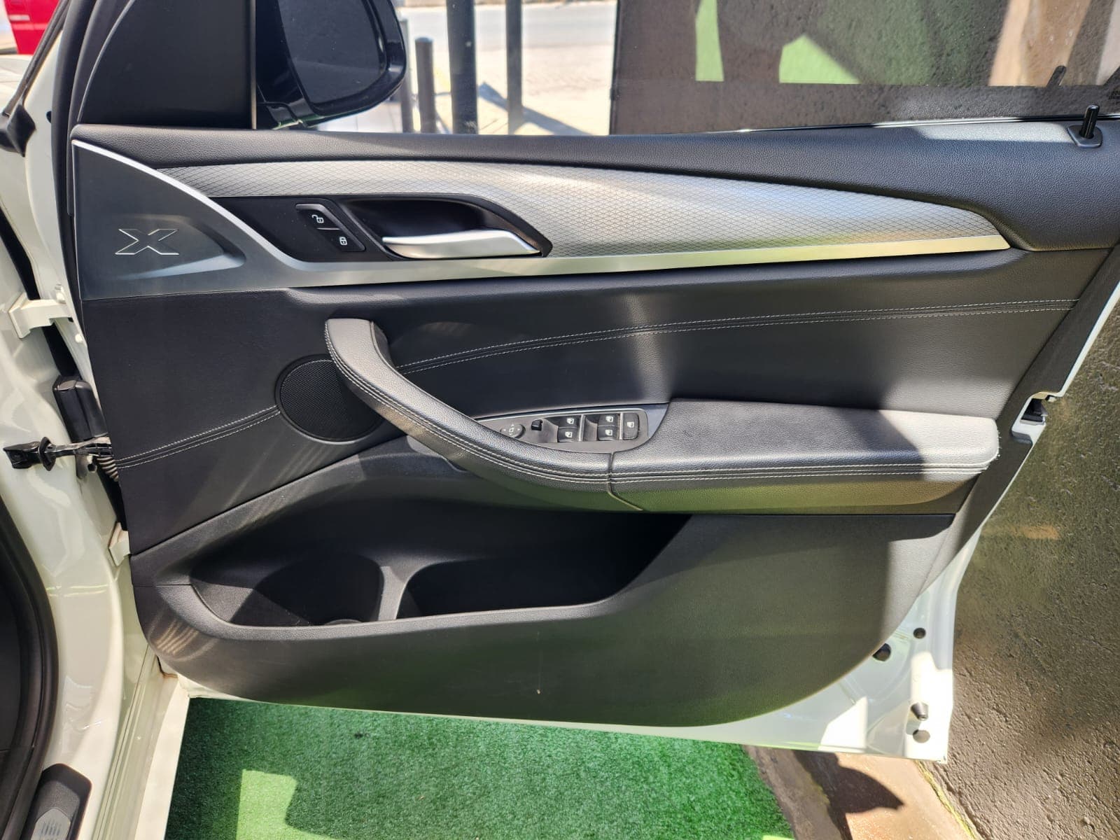 2020 BMW X3 xDrive20d - view 10