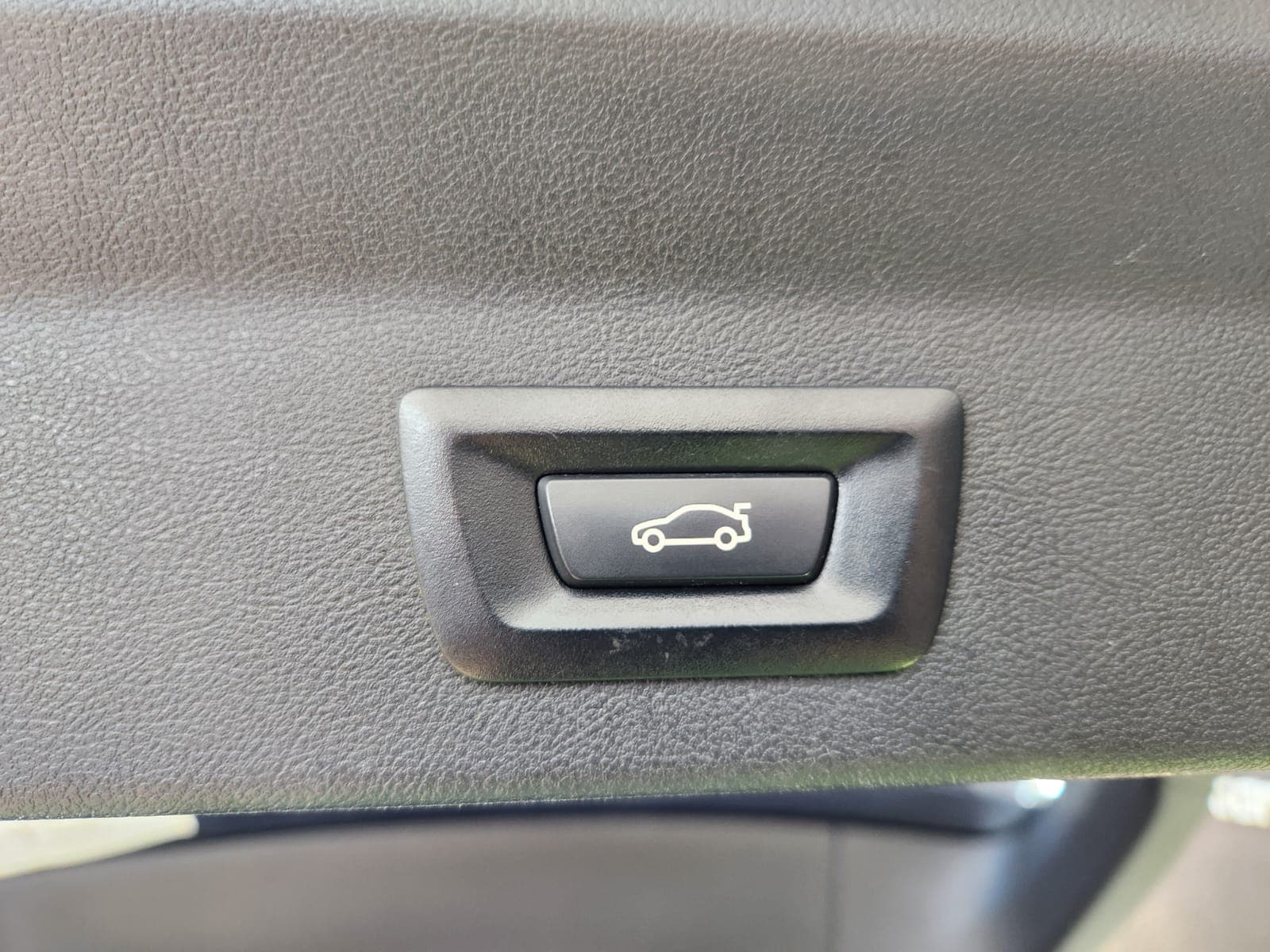 2020 BMW X3 xDrive20d - view 20
