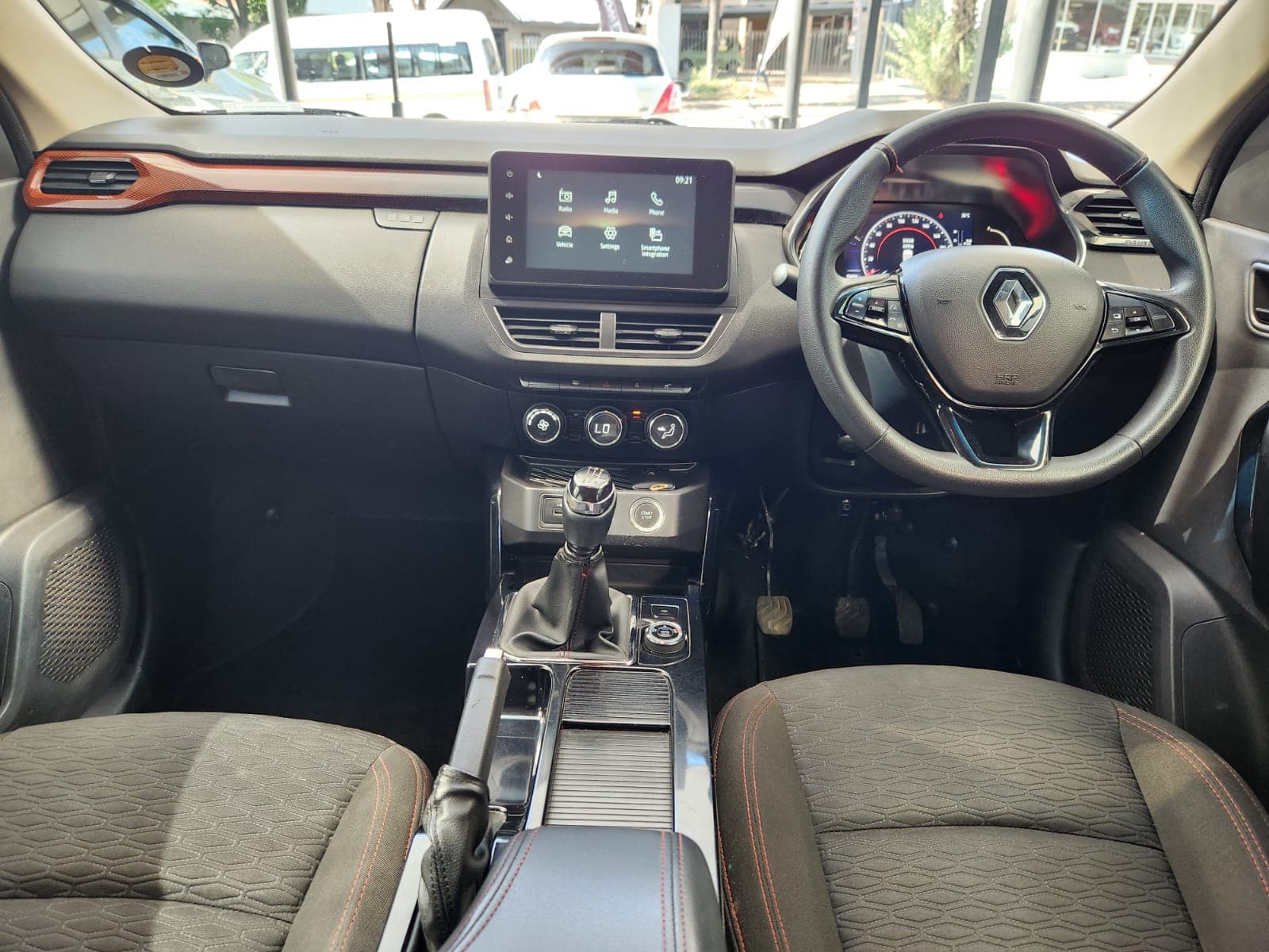 2022 Renault Kiger 1.0T Intens - view 2