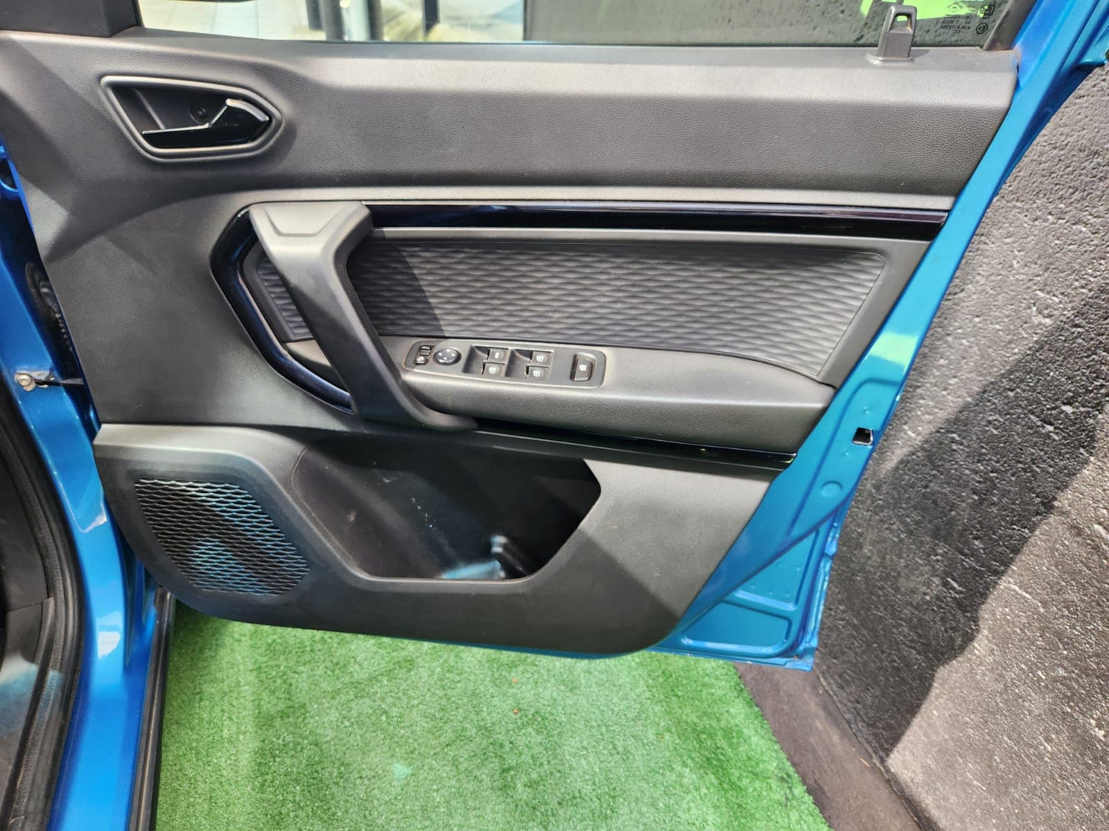 2022 Renault Kiger 1.0T Intens - additional detail view