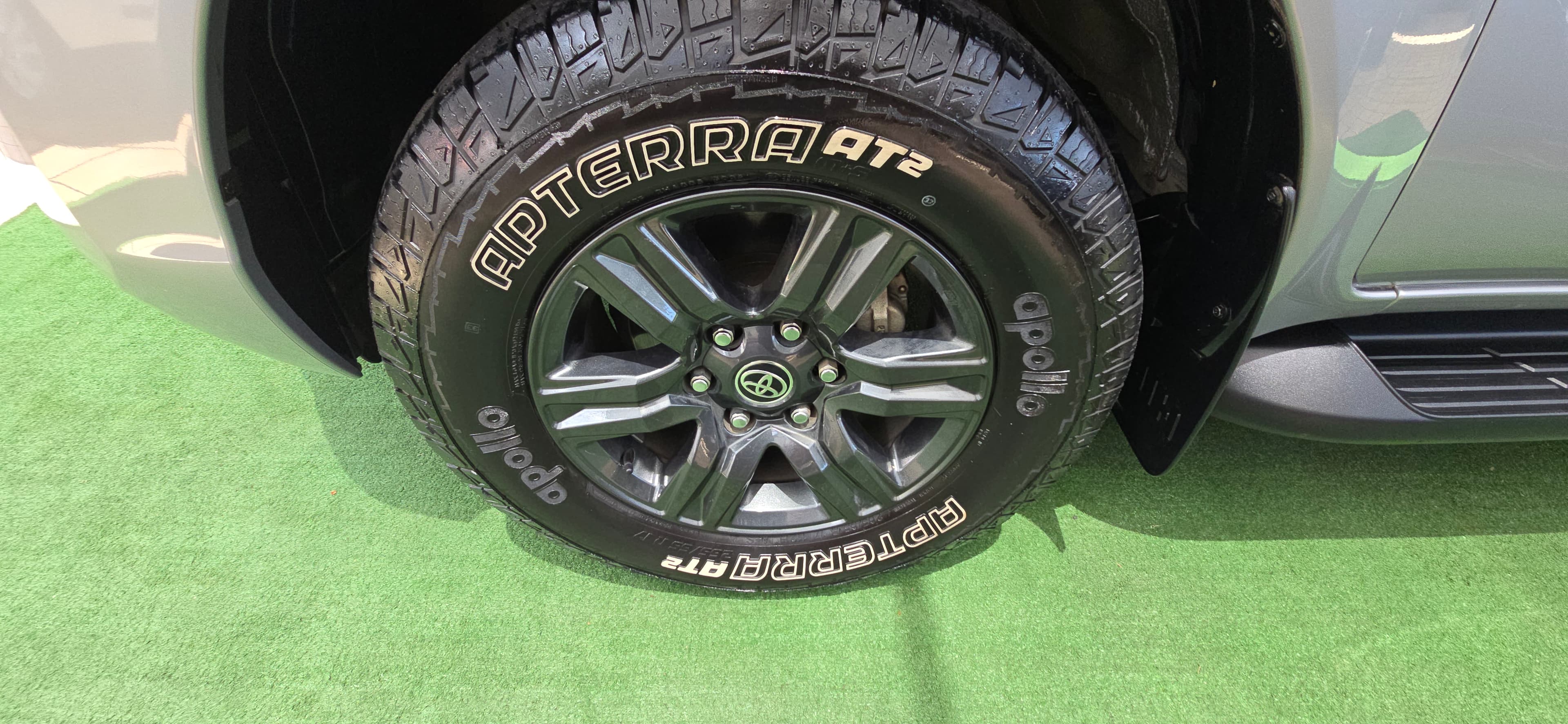 2024 Toyota Hilux 2.4 GD-6 Raised Body Raider Auto Double-Cab - view 5