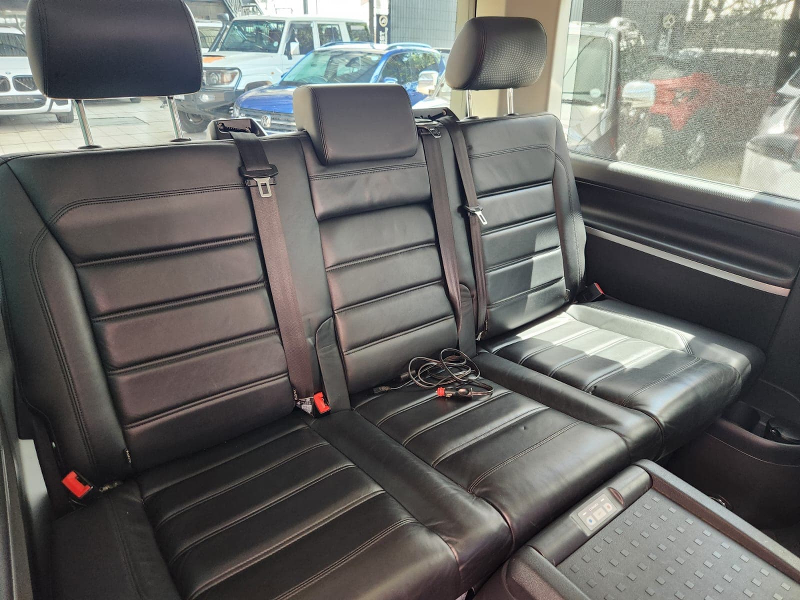 2017 Volkswagen Caravelle T6 2.0 BiTDI Highline Auto 4Motion - view 13